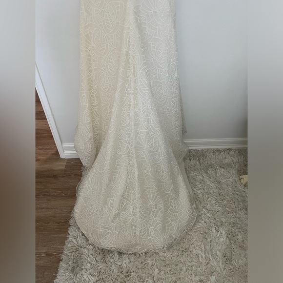 Jim Hjelm Wedding Dress size 12 - Picture 6 of 7